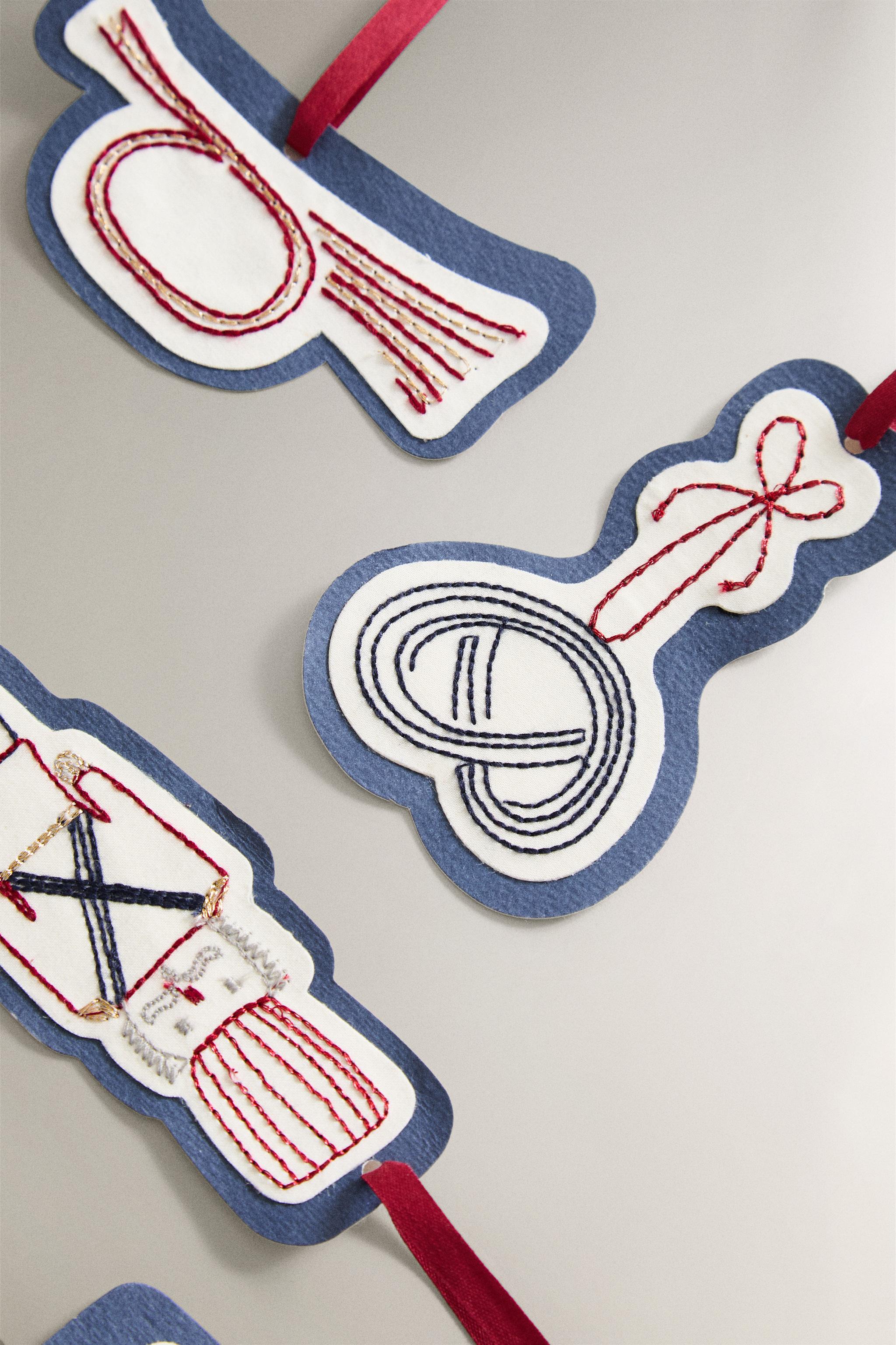 LOT ÉTIQUETTES CADEAUX FORMES DE NOËL (LOT DE 8)